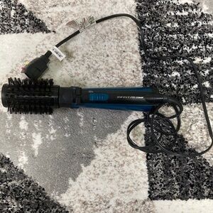 INFINITIPRO by Conair Blue Hair Styler